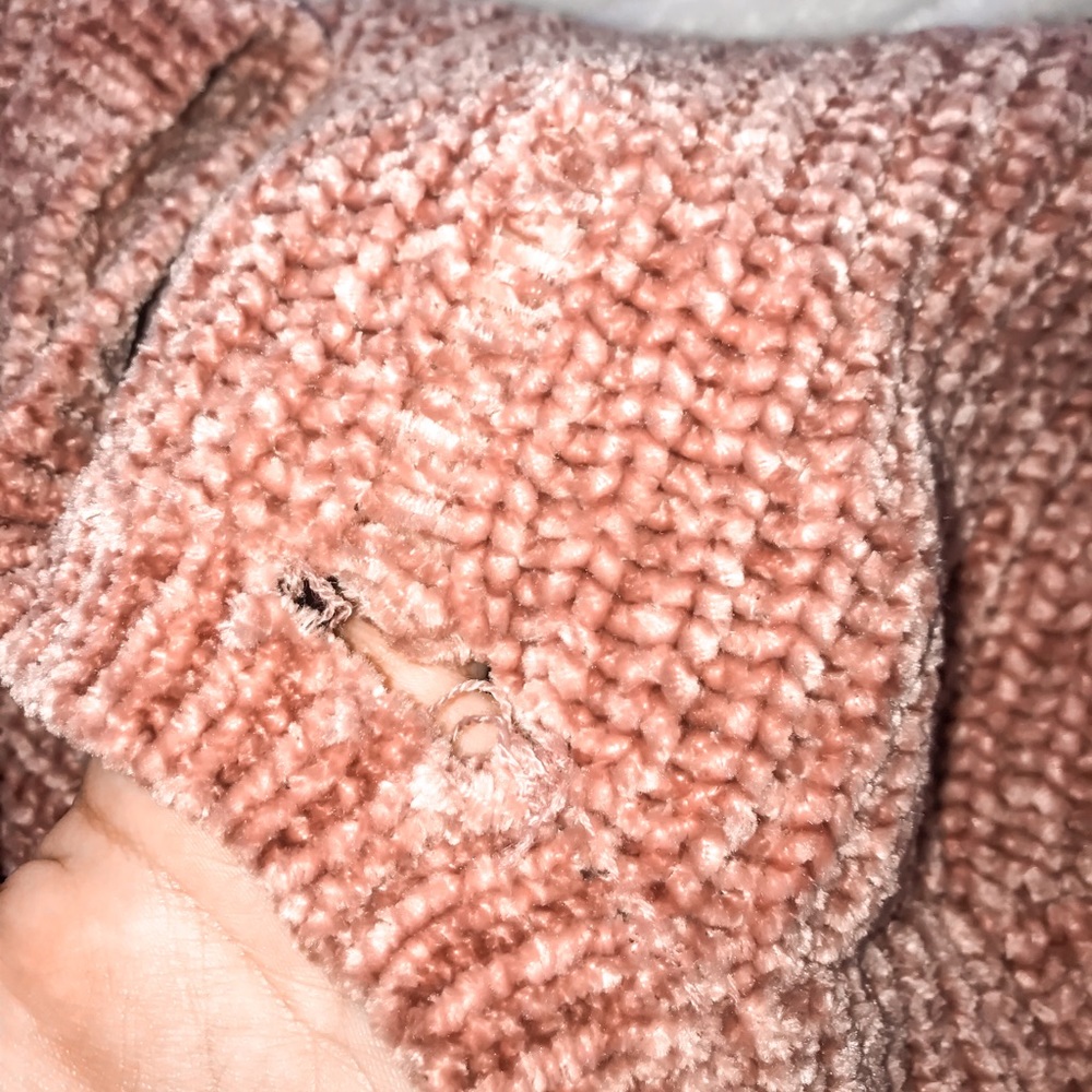 pink rose sweater - Picture 4 of 4